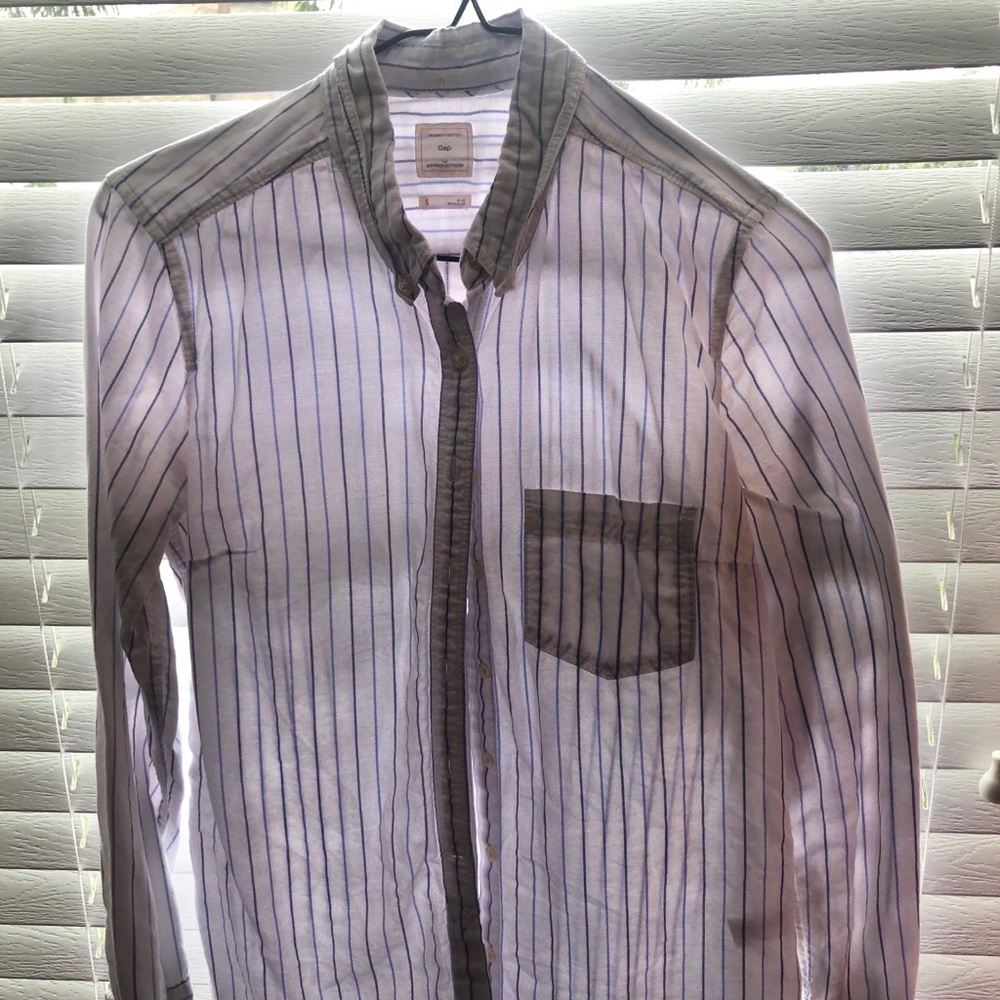 GAP “The Shrunken Boyfriend” Button up Collar S